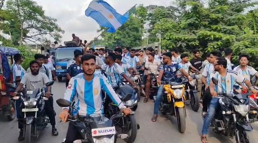 লক্ষ্মীপুরে আর্জেন্টিনা সমর্থকদের মোটরসাইকেল শোডাউন